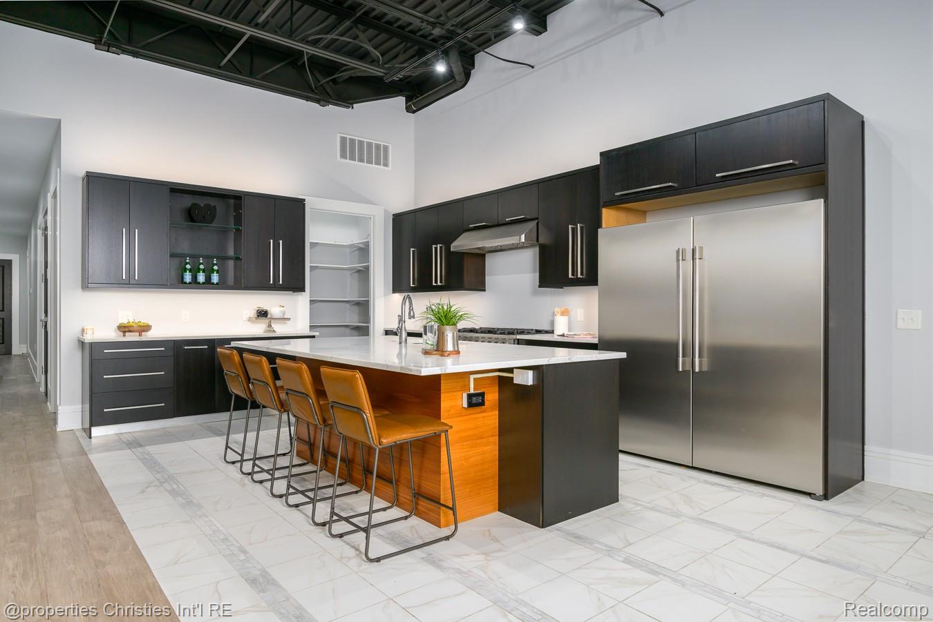 32686 Woodward Avenue E