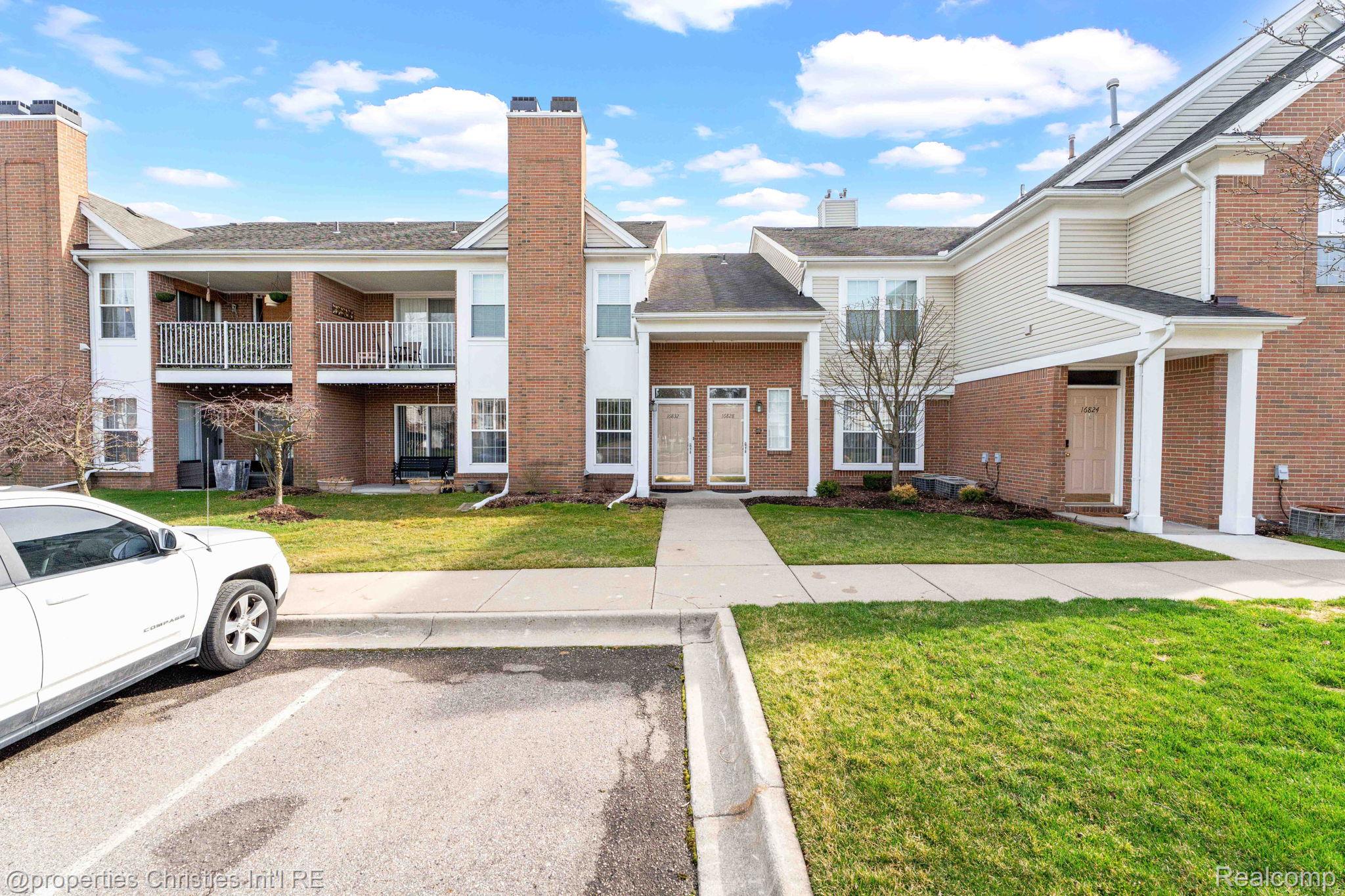 16832 Glenmoor Boulevard