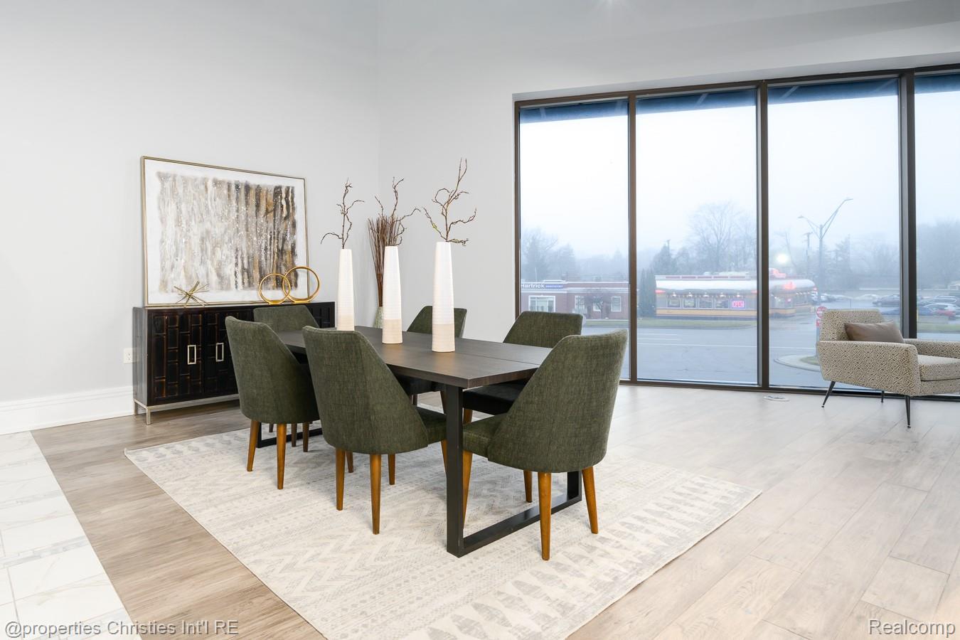 32686 Woodward Avenue E