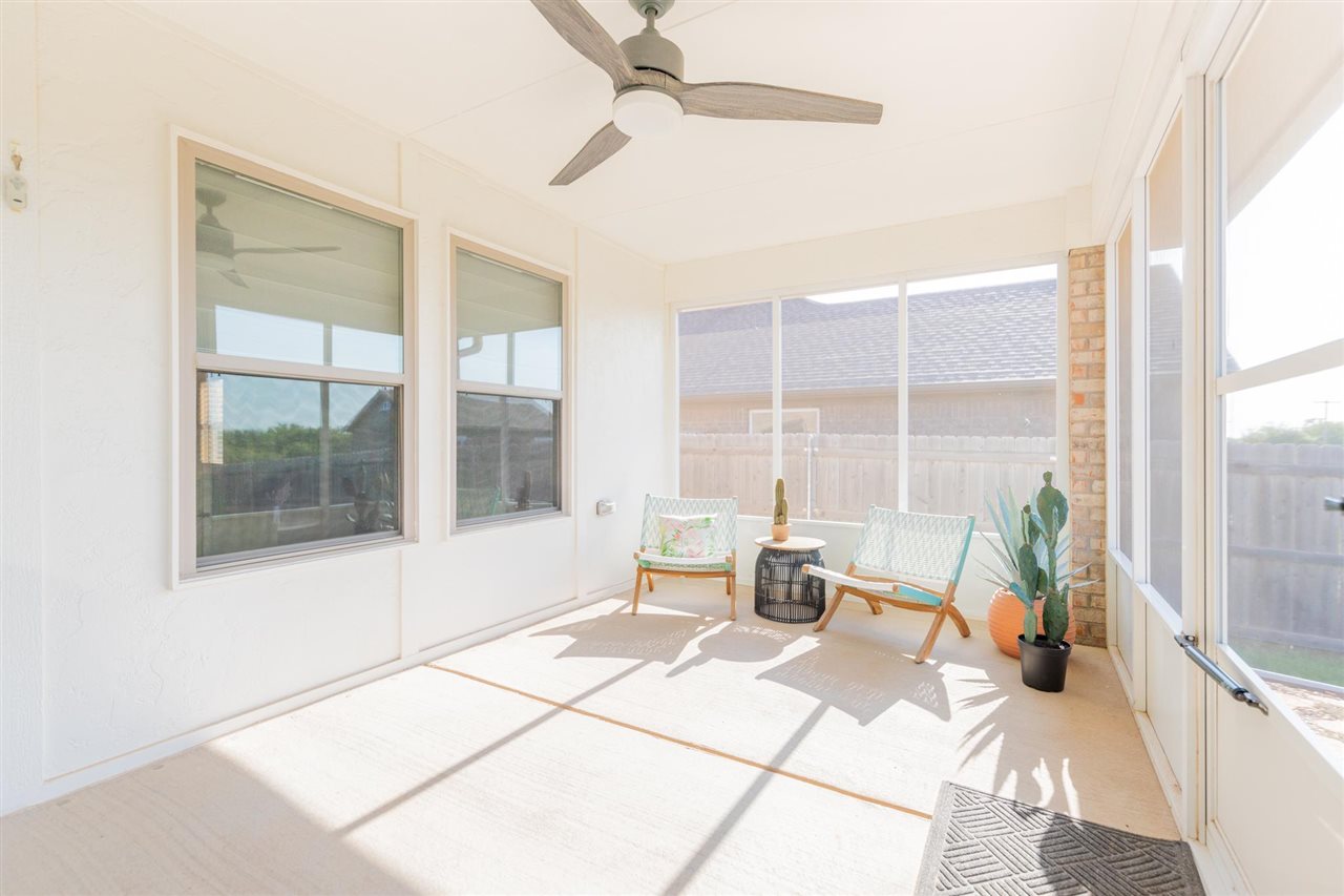 316 E Copper Canyon Avenue