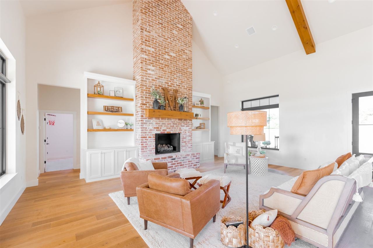 213 S Clay Road