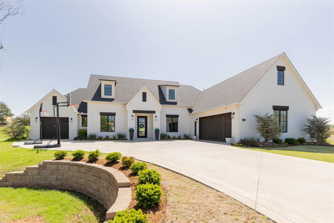 2203 Fireside Court