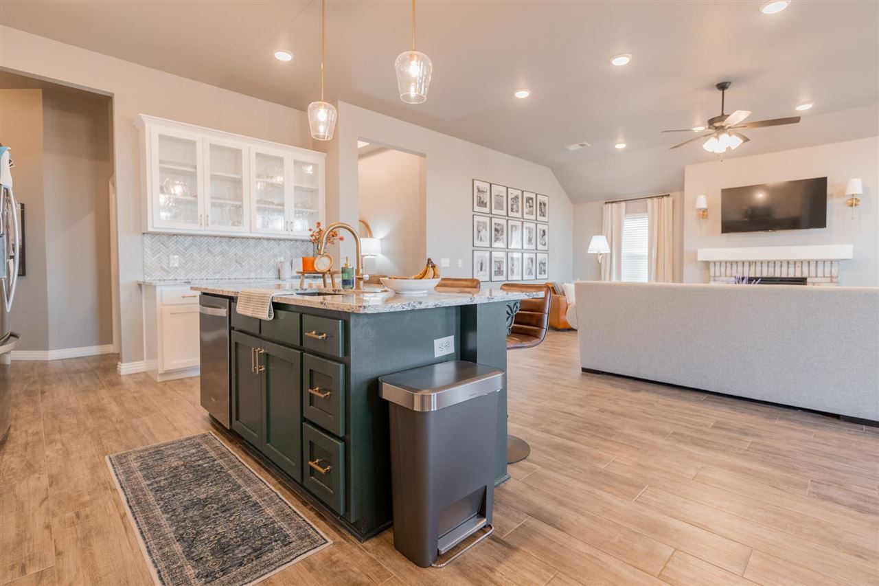 6012 N Platinum Drive