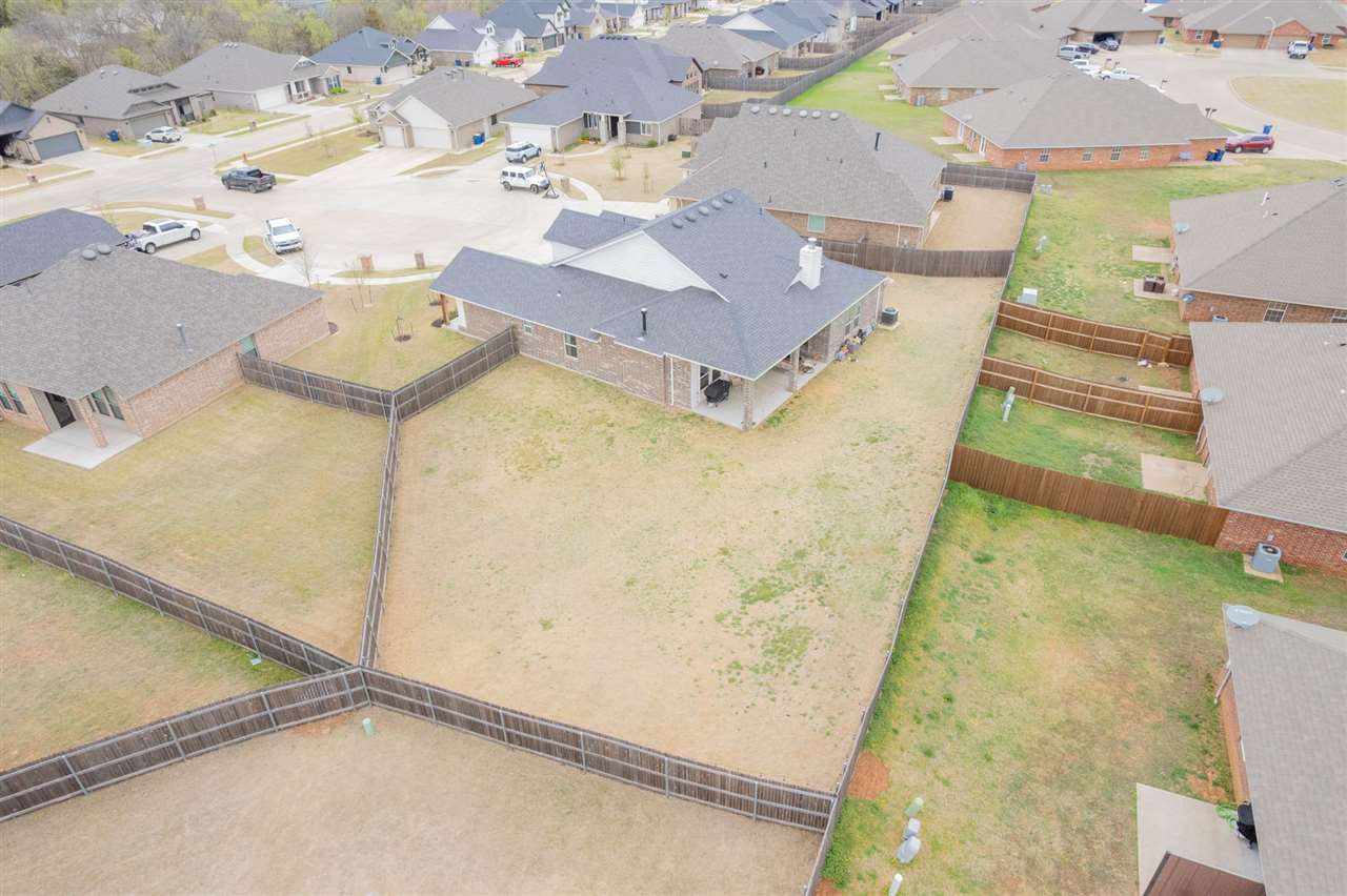 1809 W 25th Court