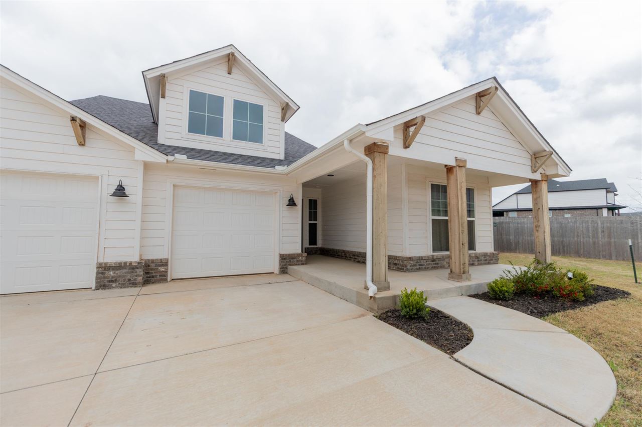 1809 W 25th Court