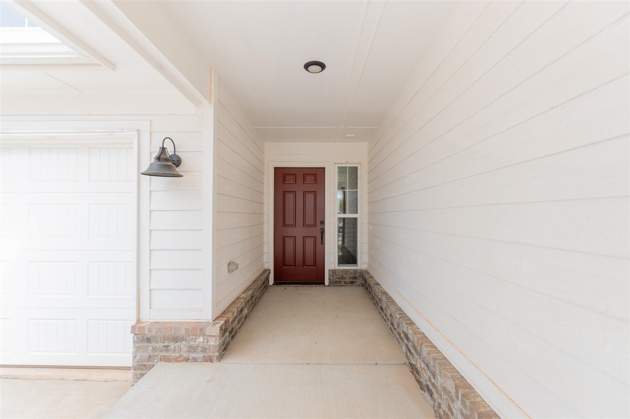 1809 W 25th Court