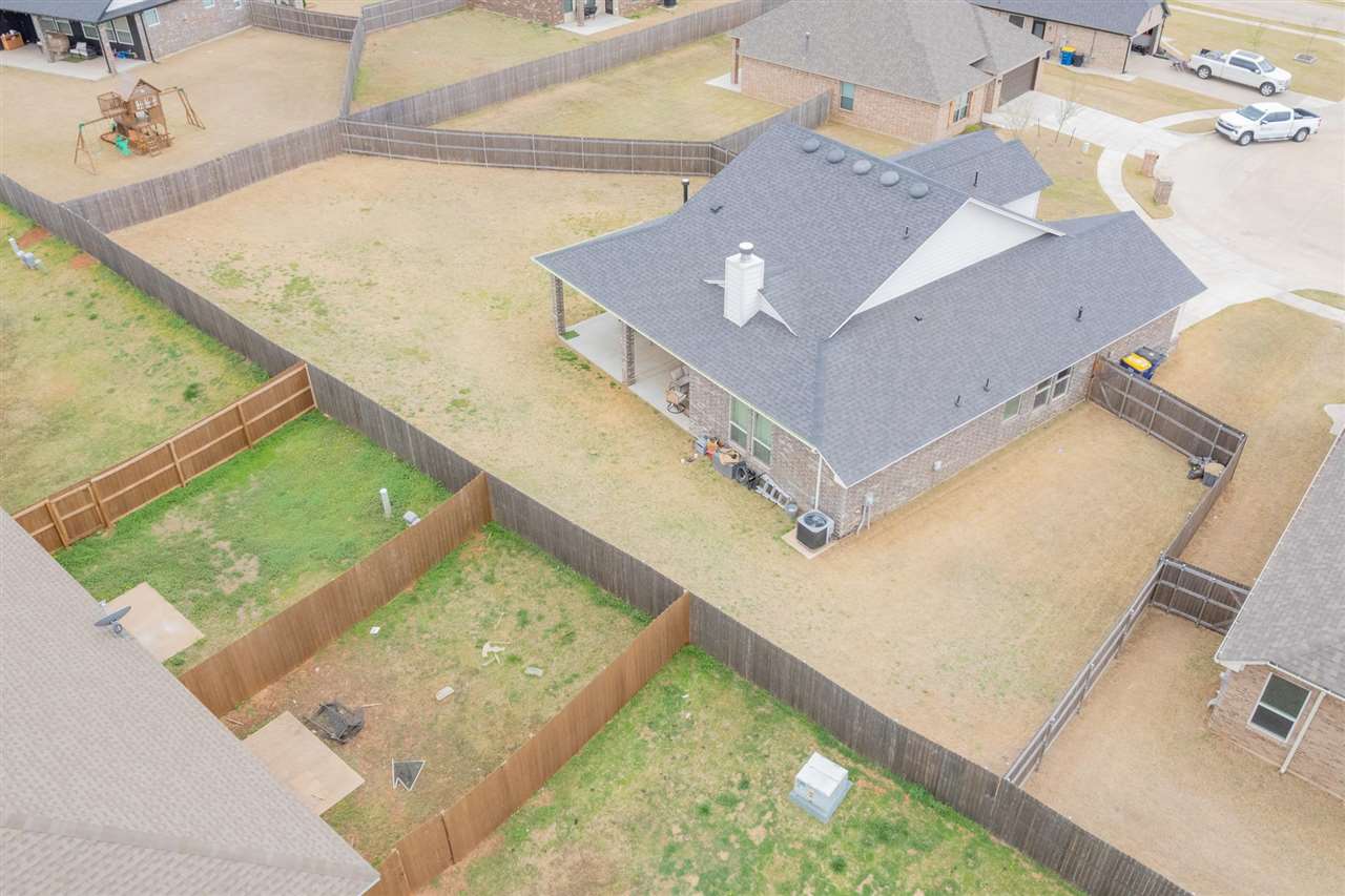 1809 W 25th Court