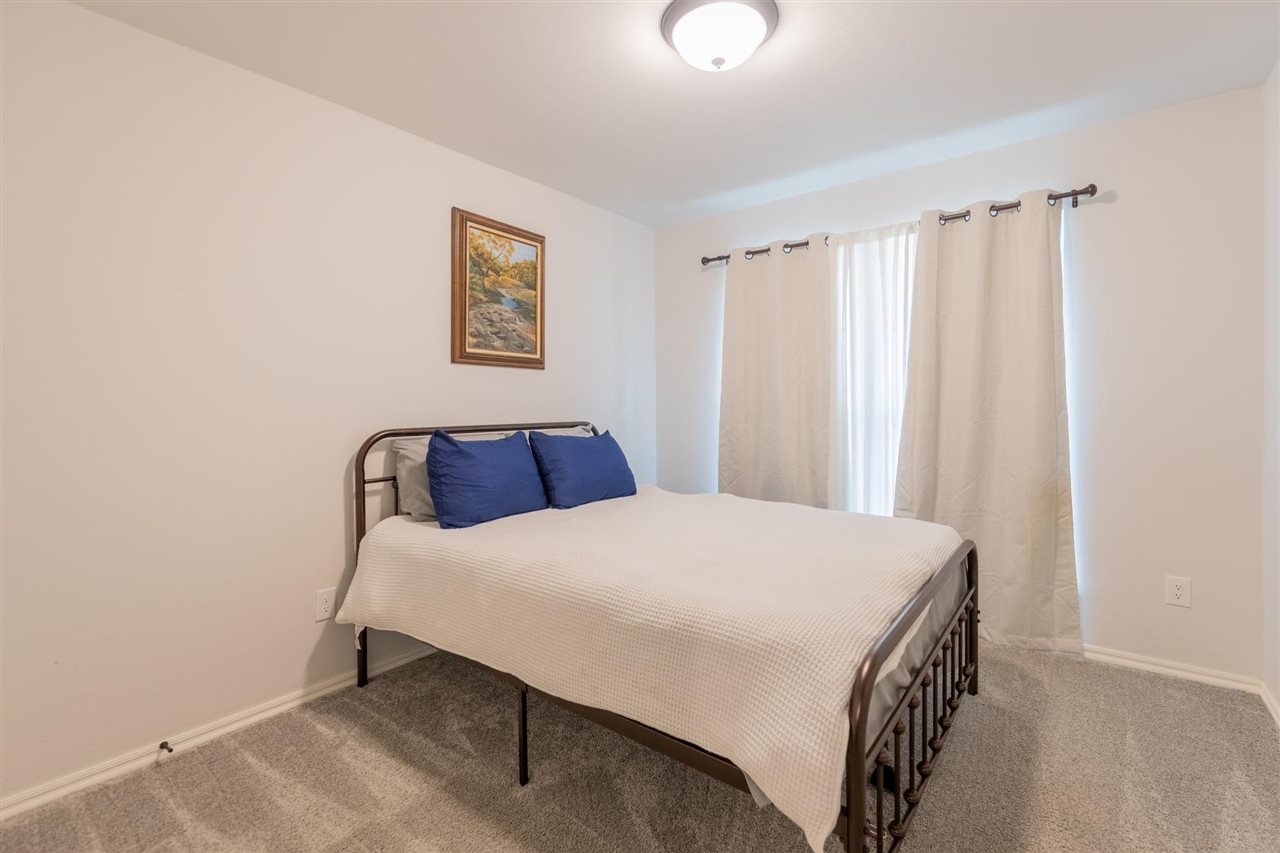 1809 W 25th Court