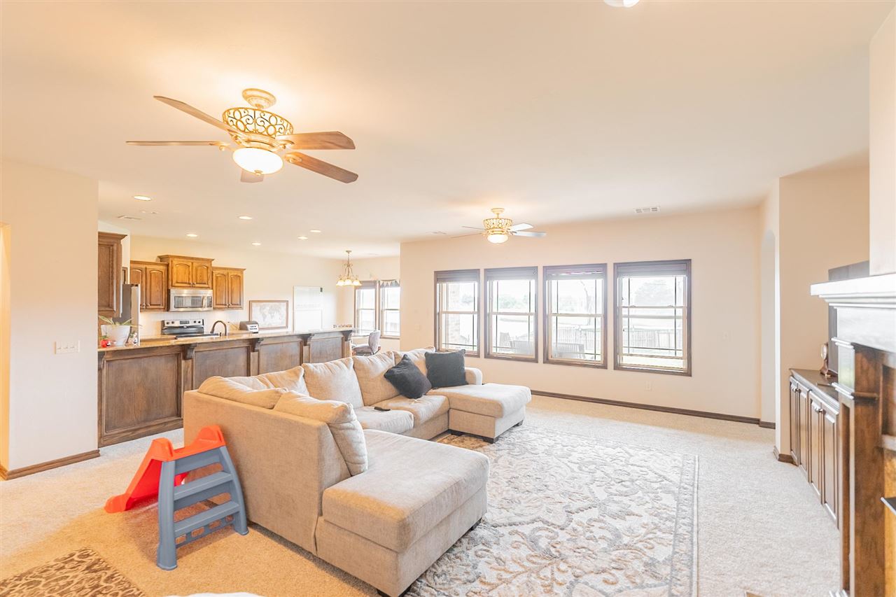 3711 S Fountain View Drive