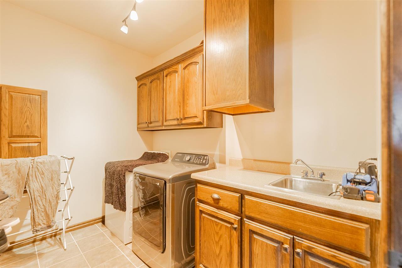 3711 S Fountain View Drive