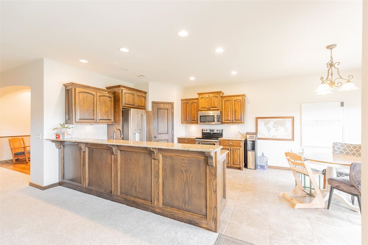 3711 S Fountain View Drive