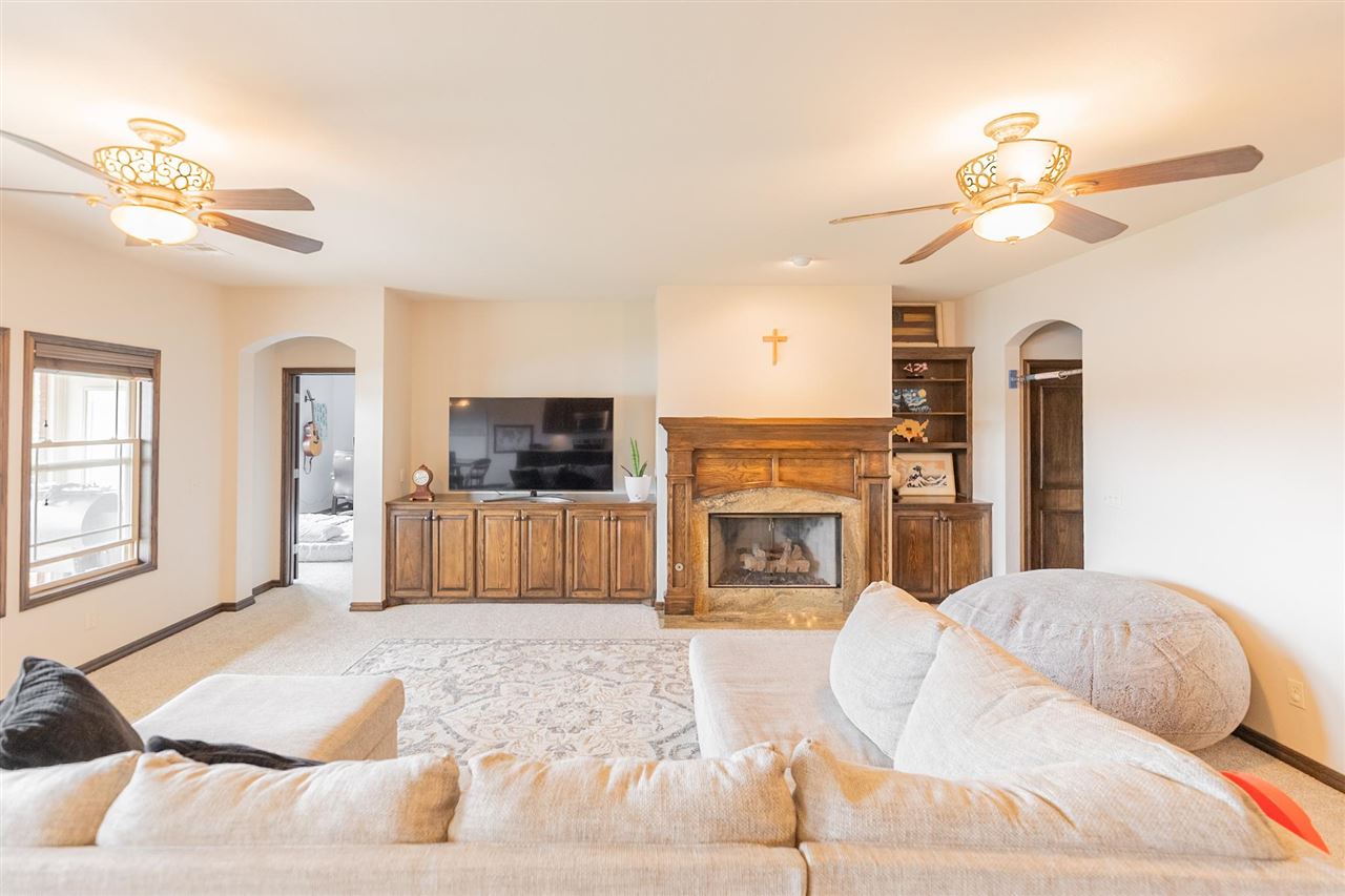 3711 S Fountain View Drive