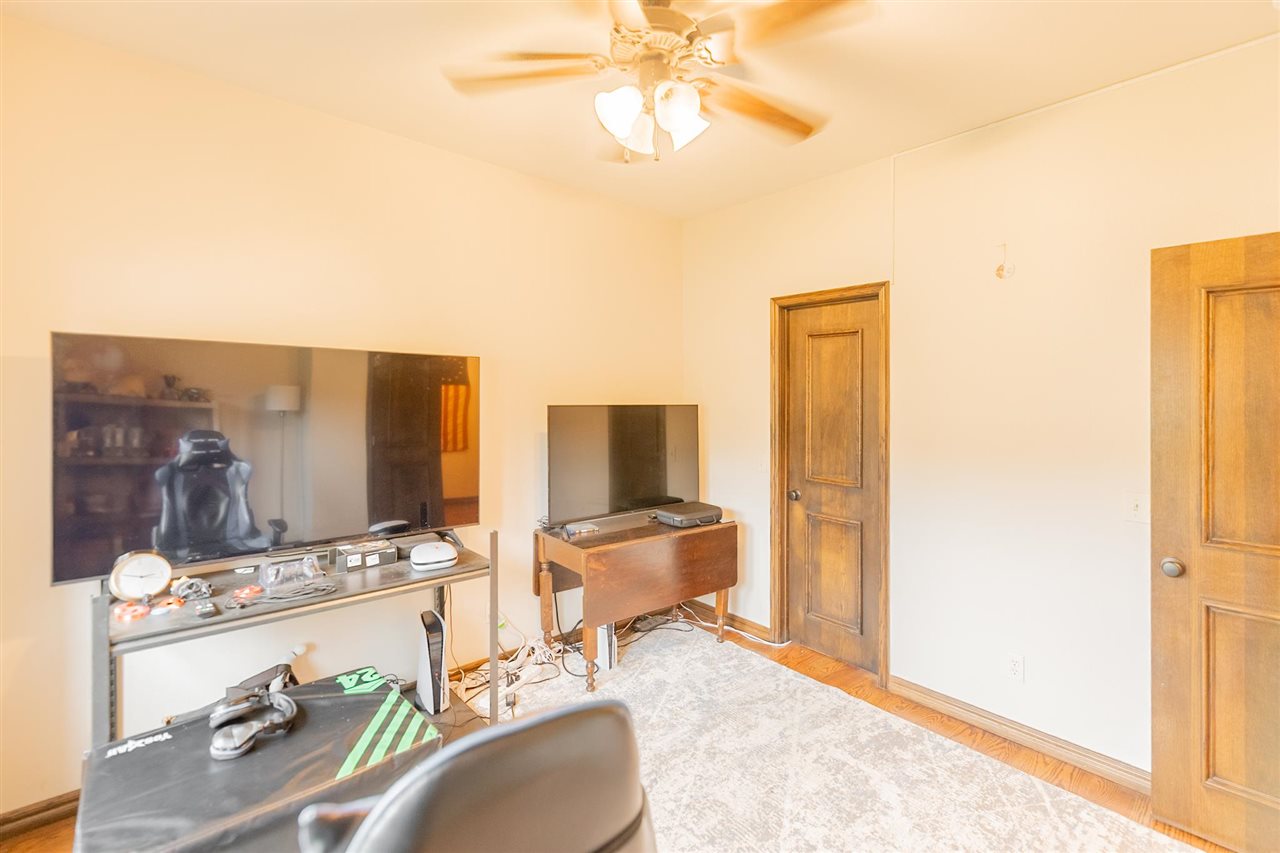 3711 S Fountain View Drive