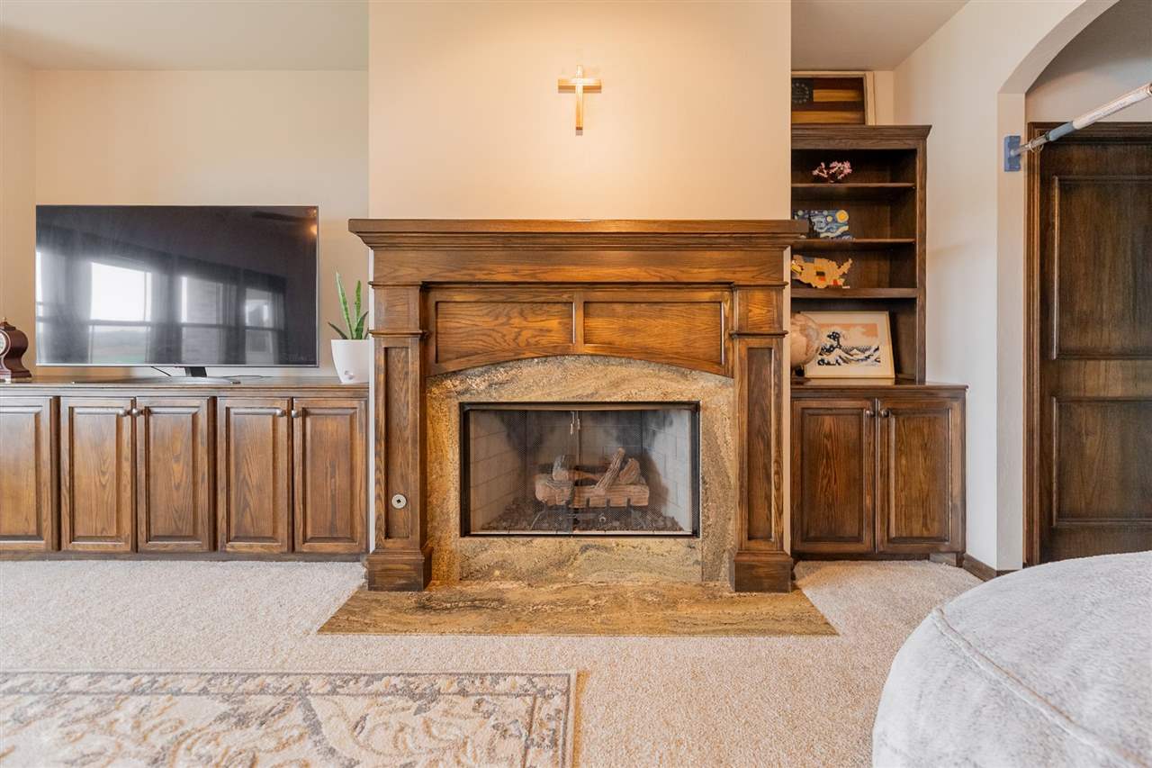 3711 S Fountain View Drive