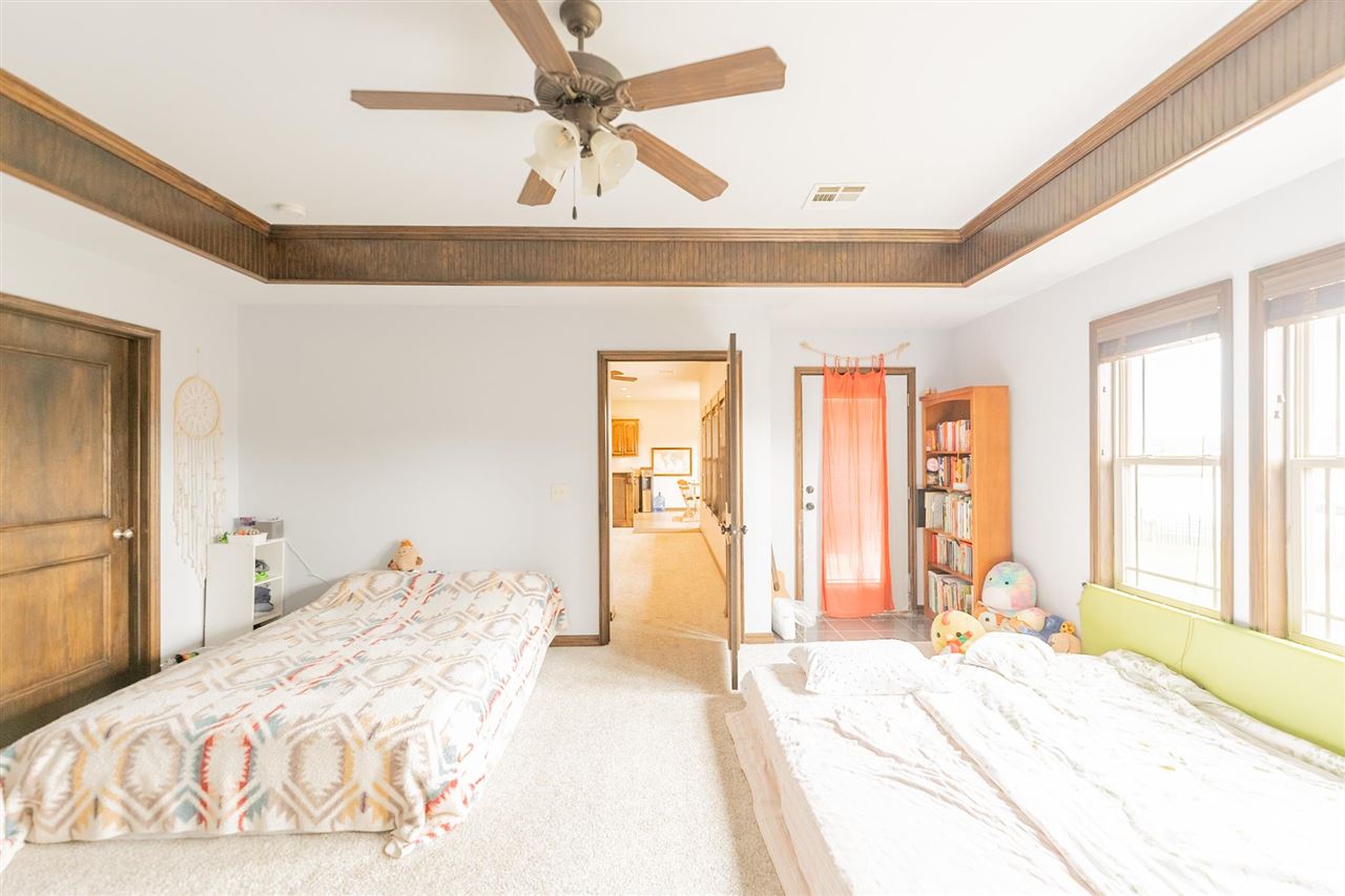 3711 S Fountain View Drive