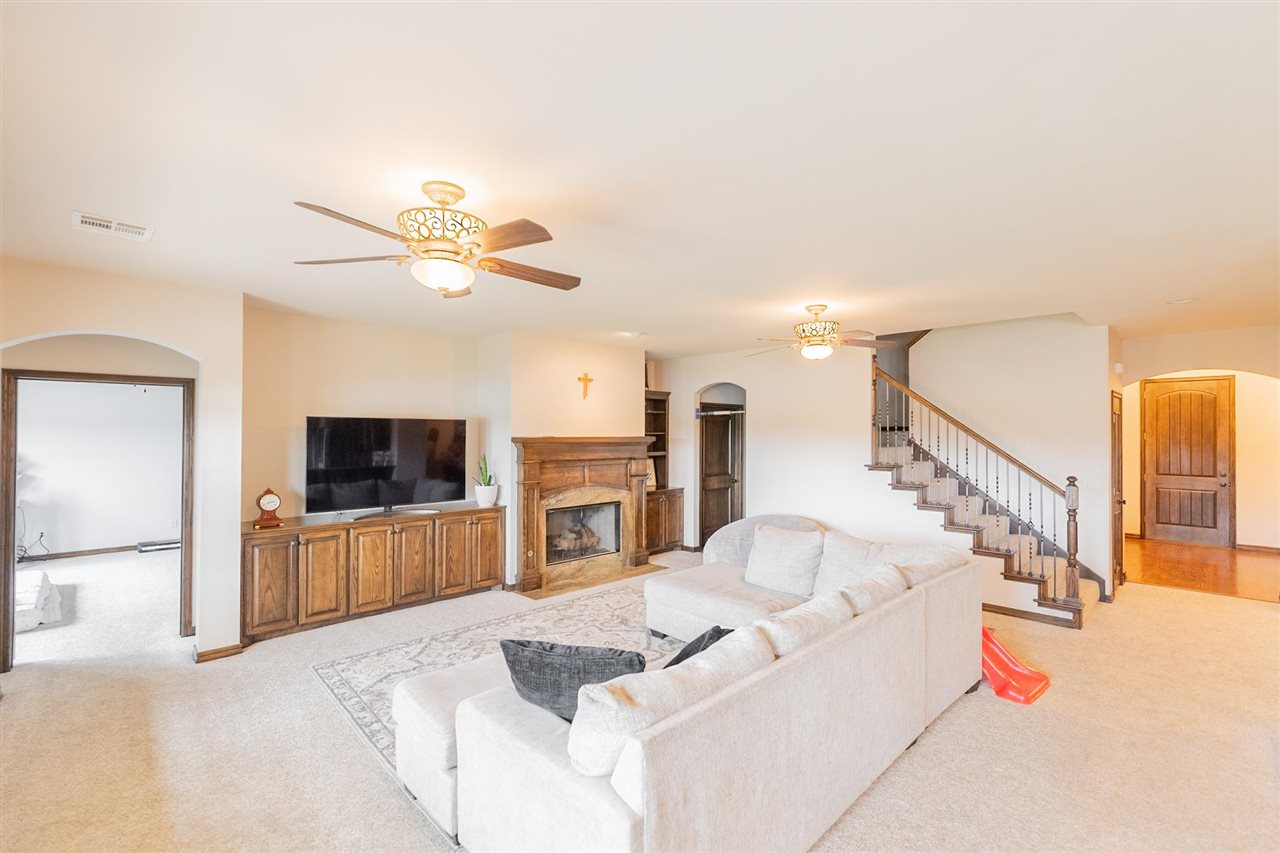 3711 S Fountain View Drive