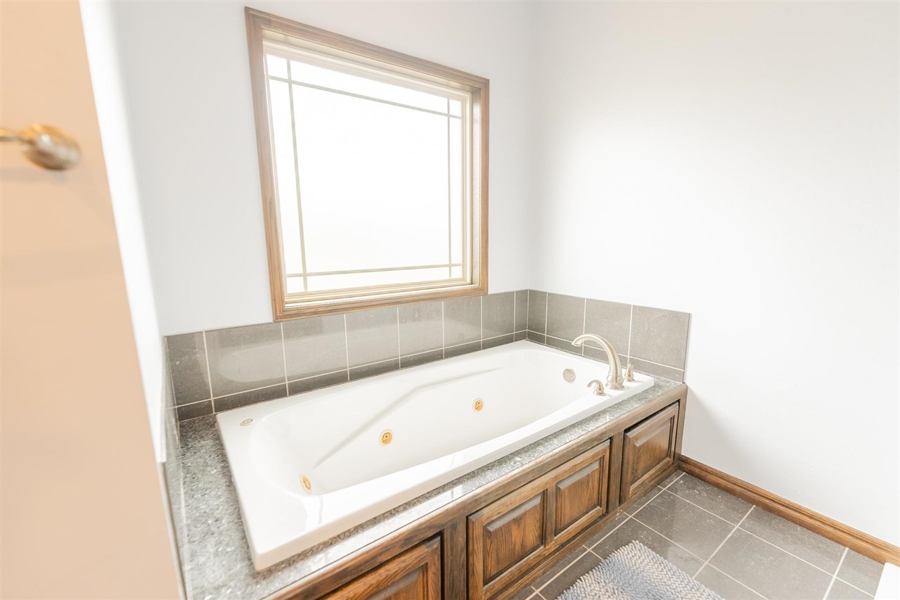 3711 S Fountain View Drive