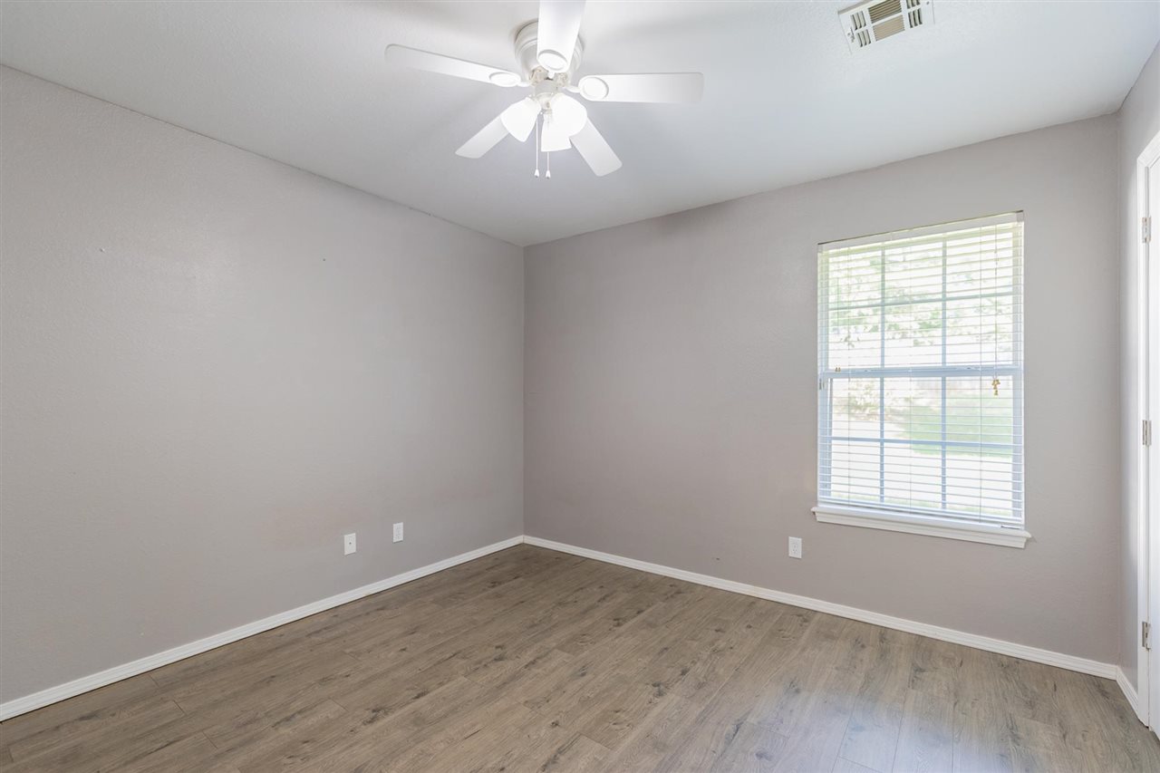 2116 S 22nd Court