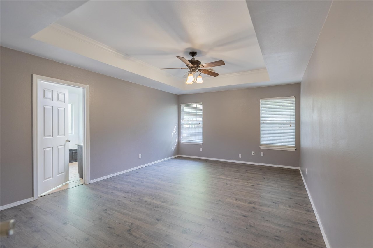 2116 S 22nd Court