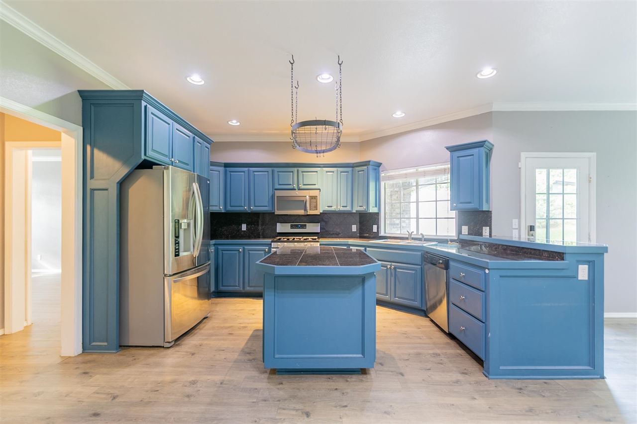 2116 S 22nd Court