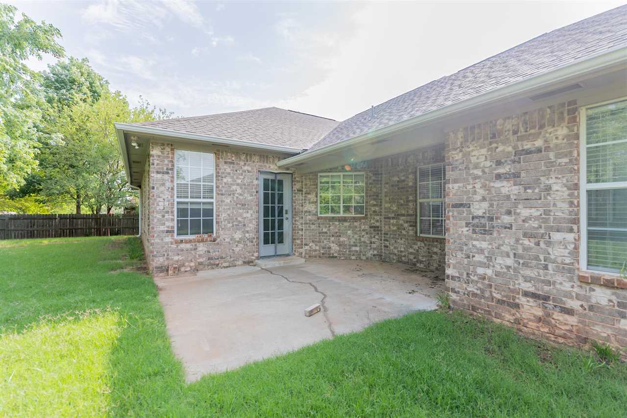 2116 S 22nd Court