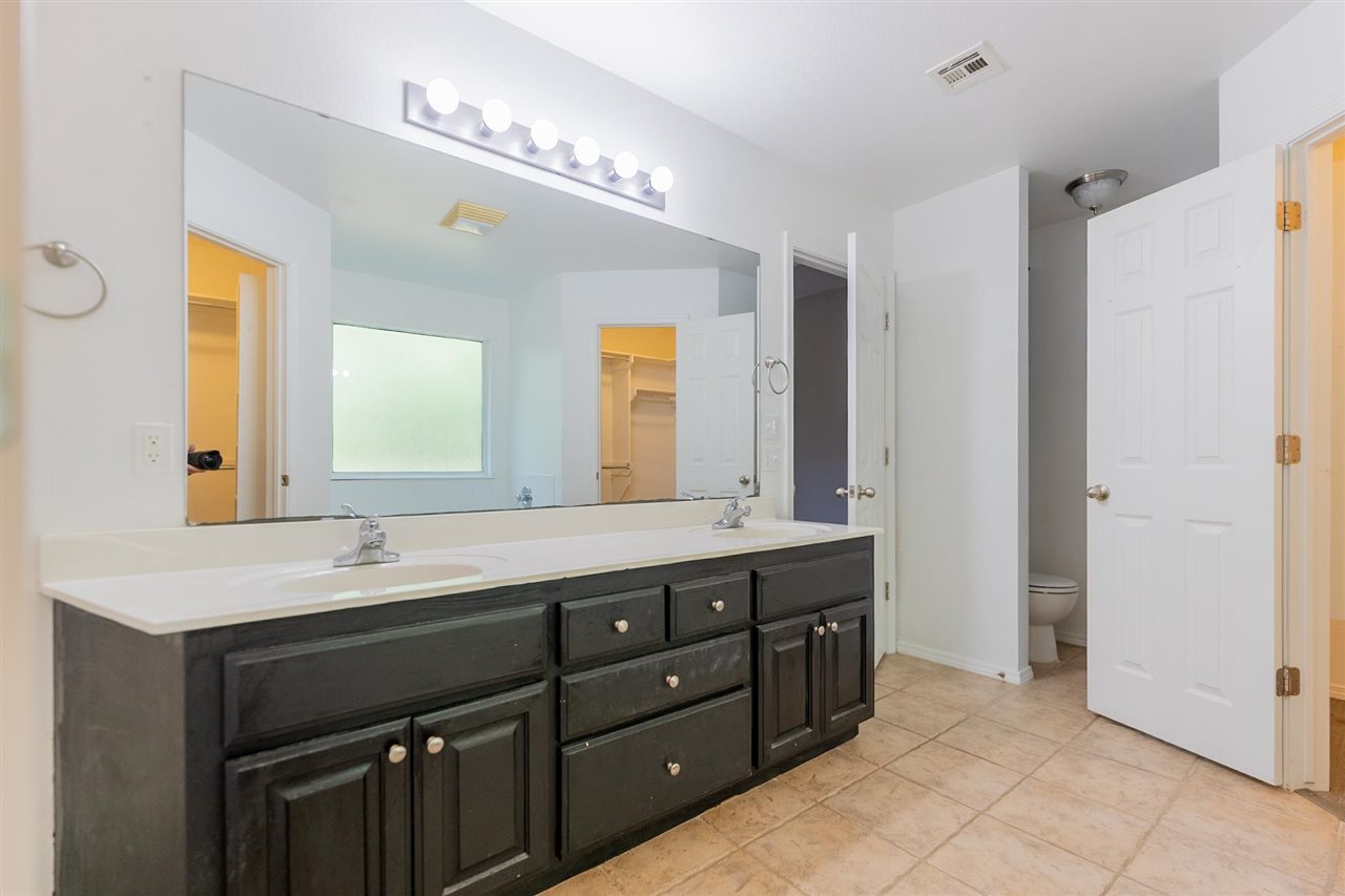 2116 S 22nd Court