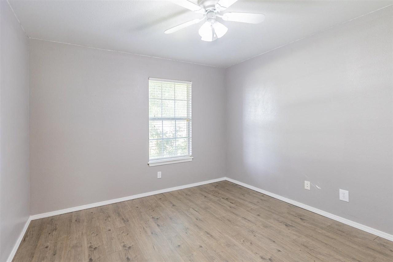 2116 S 22nd Court