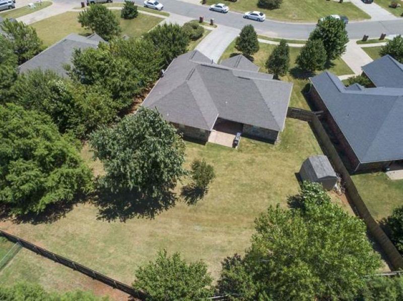 2116 S 22nd Court