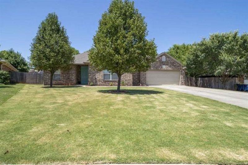 2116 S 22nd Court