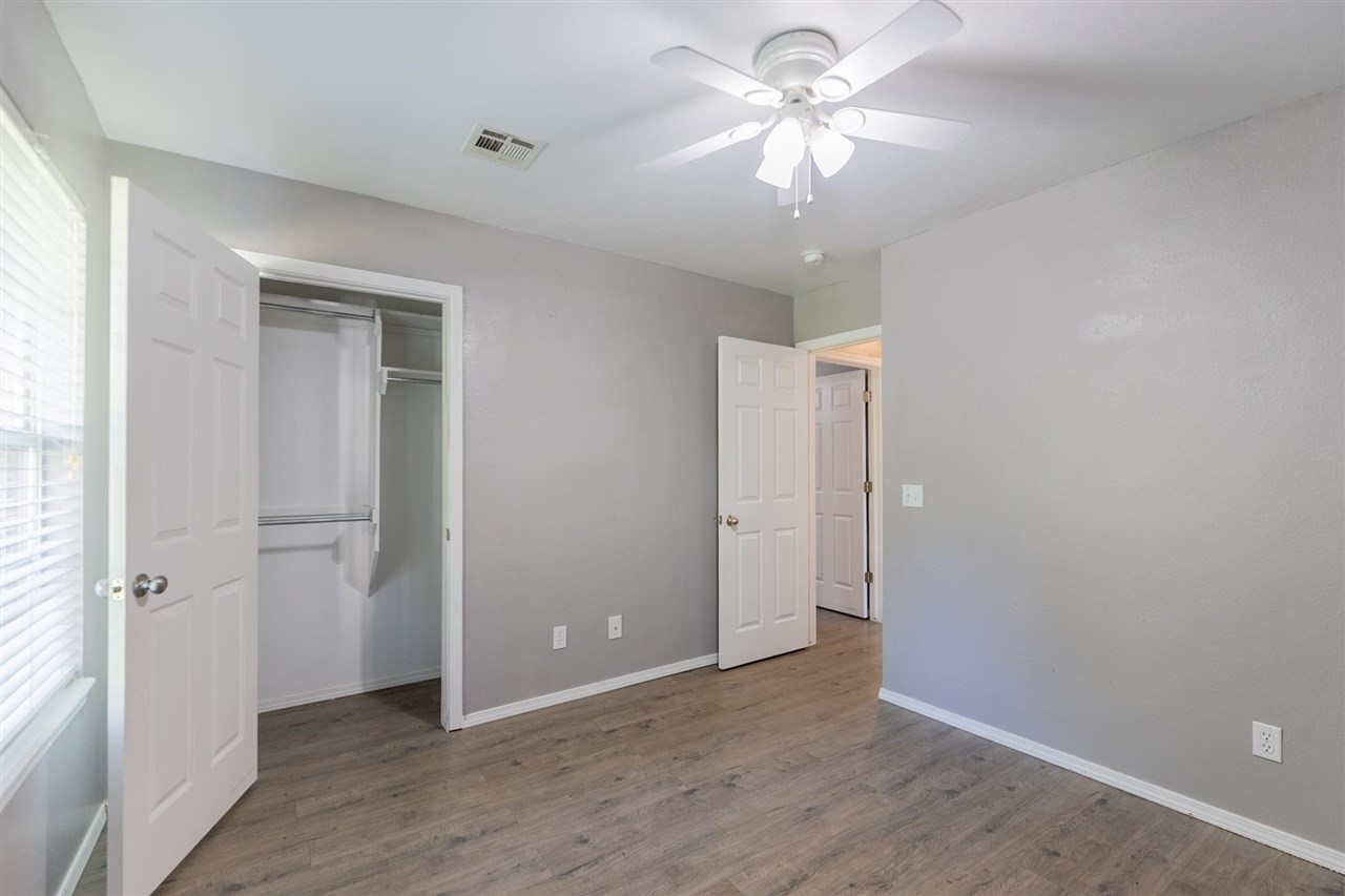 2116 S 22nd Court
