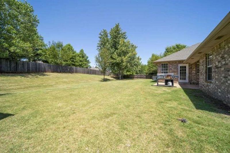 2116 S 22nd Court