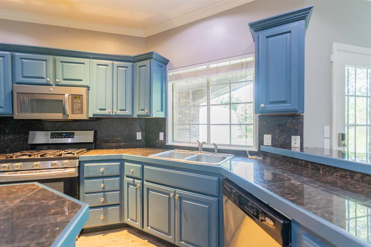 2116 S 22nd Court