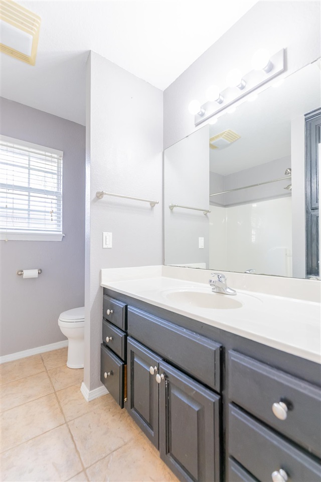 2116 S 22nd Court