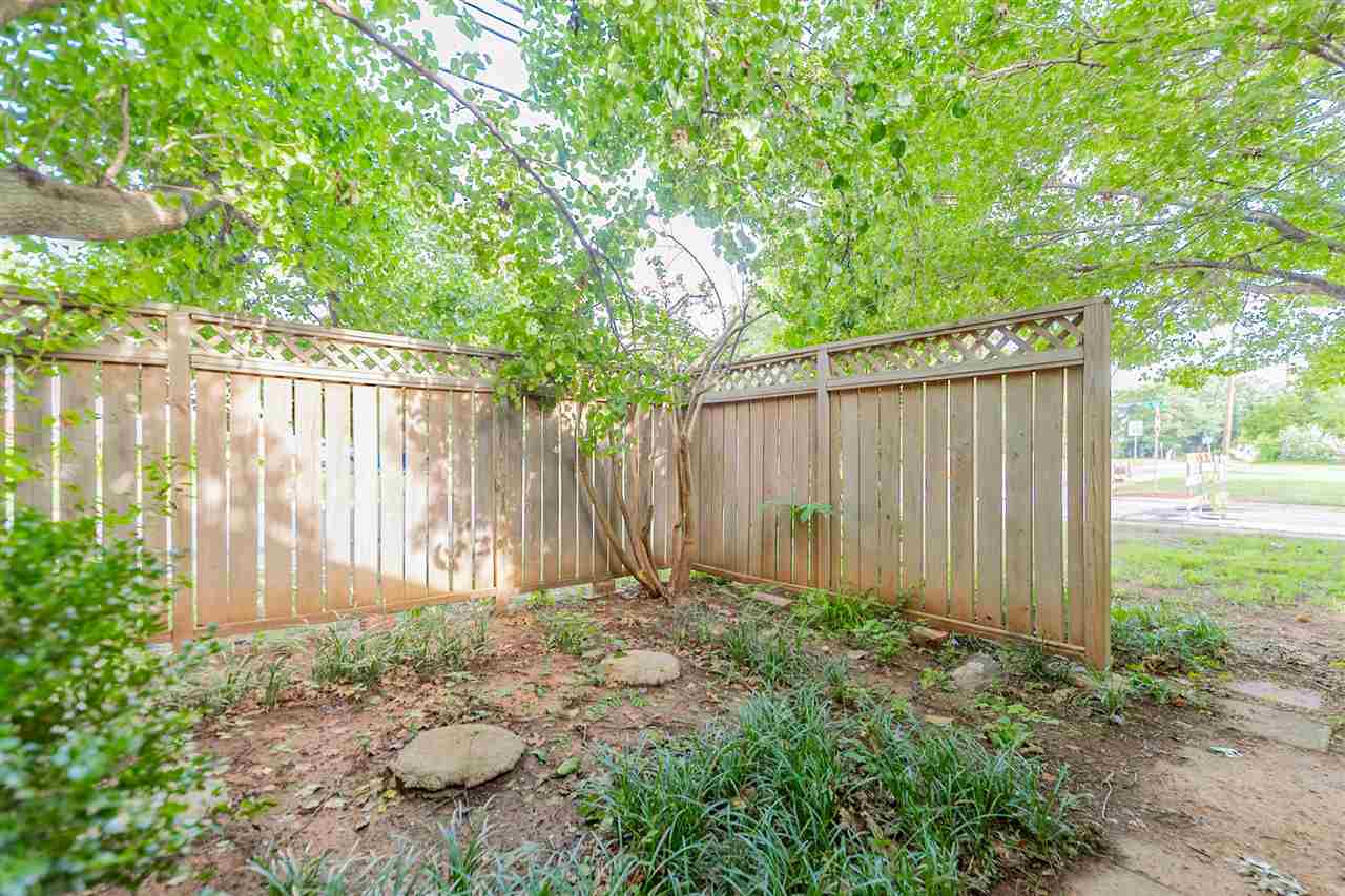 2225 W 9th Avenue