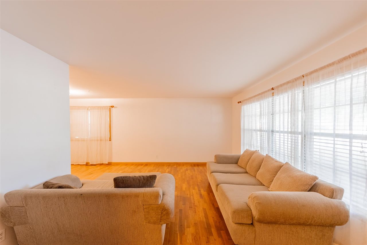 2225 W 9th Avenue