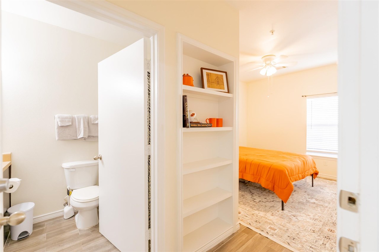 251 W Miller #319 Avenue
