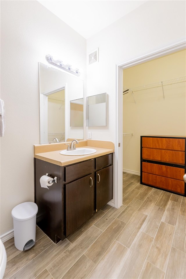 251 W Miller #319 Avenue