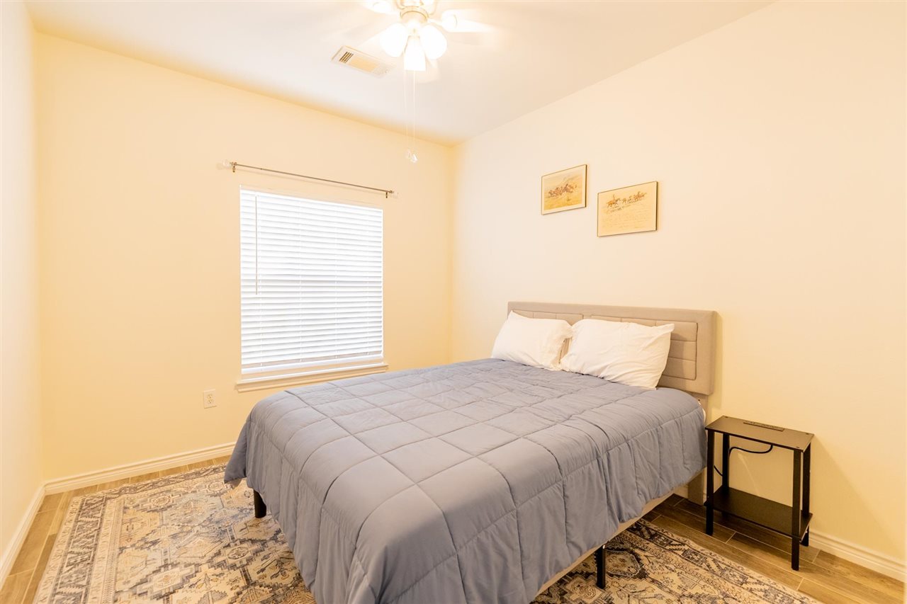251 W Miller #319 Avenue