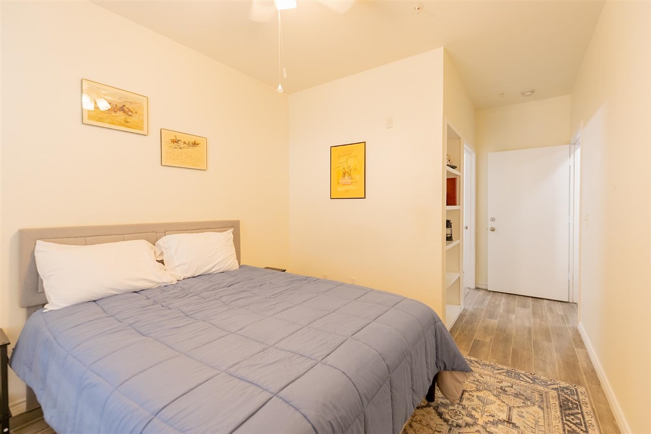 251 W Miller #319 Avenue