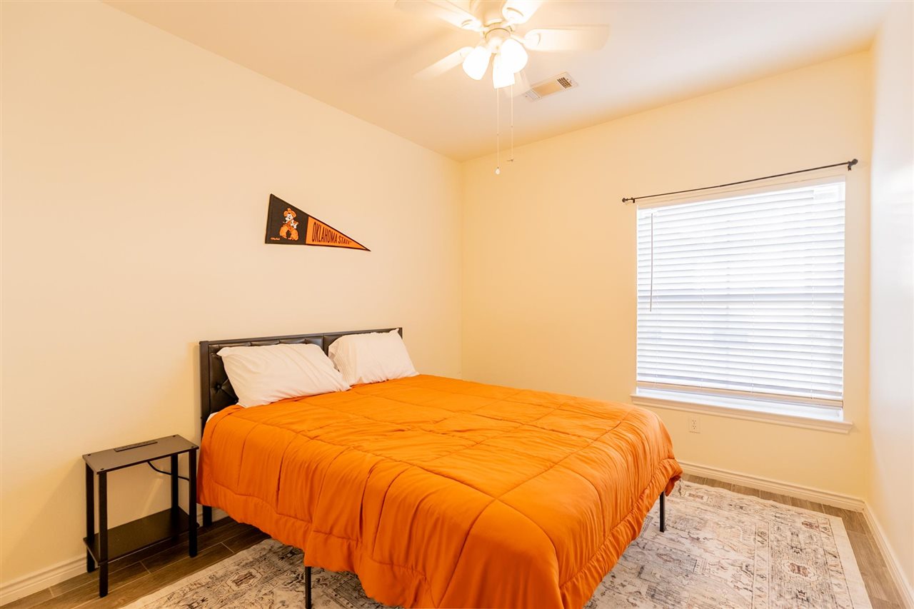 251 W Miller #319 Avenue