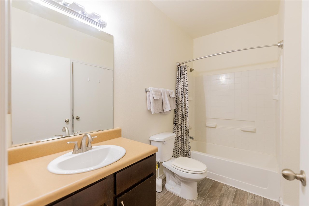 251 W Miller #319 Avenue