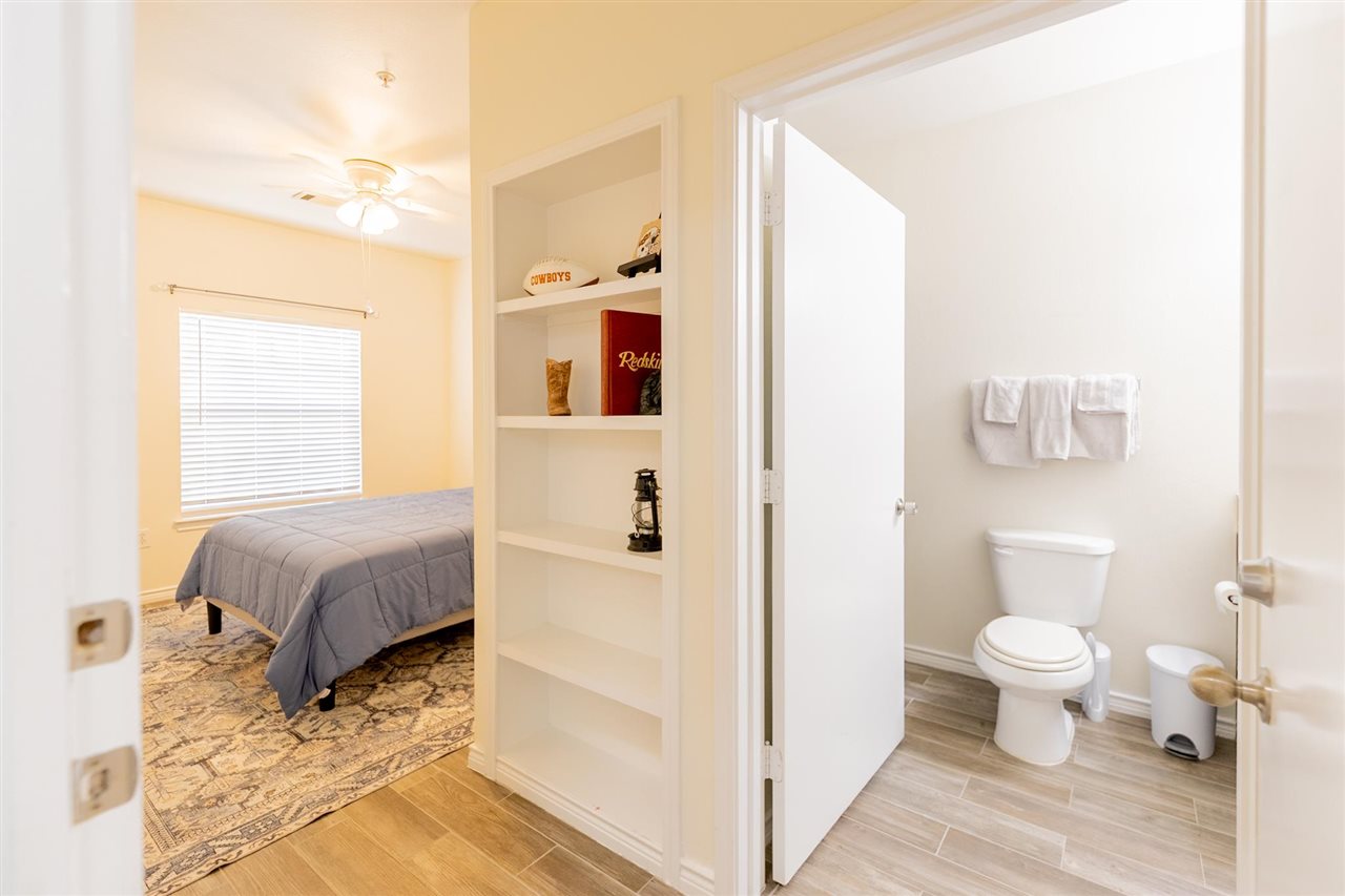 251 W Miller #319 Avenue
