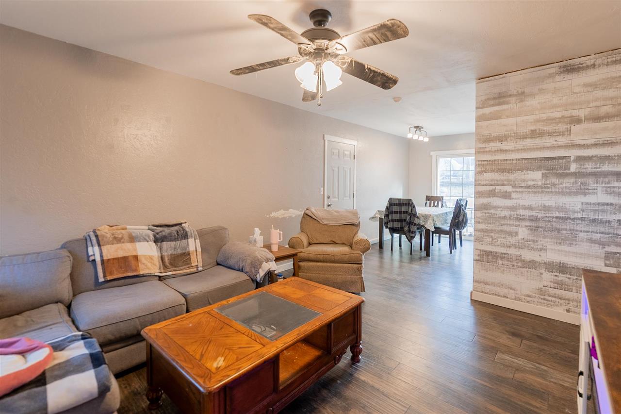 402 NE 7th Street