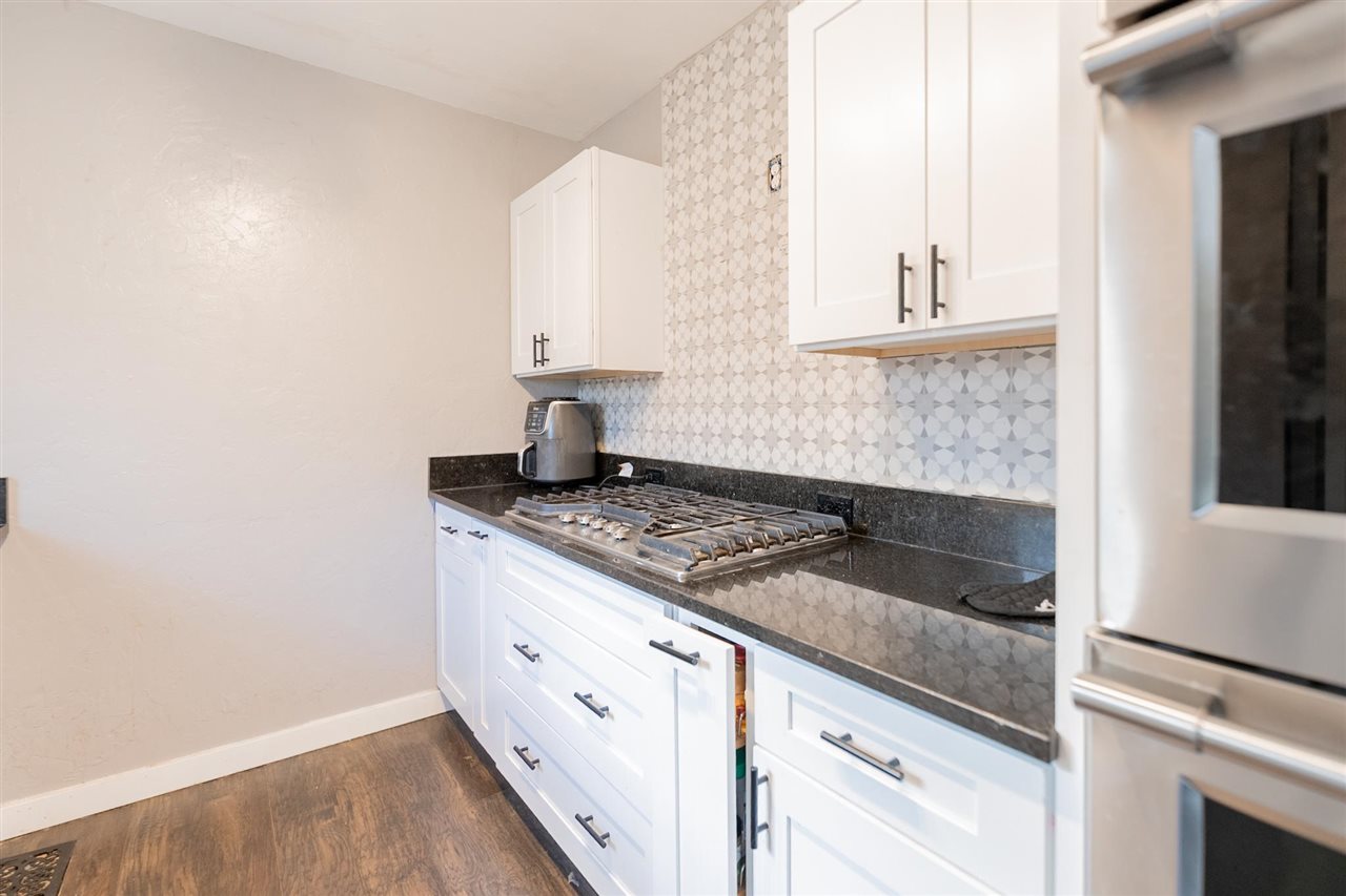 402 NE 7th Street