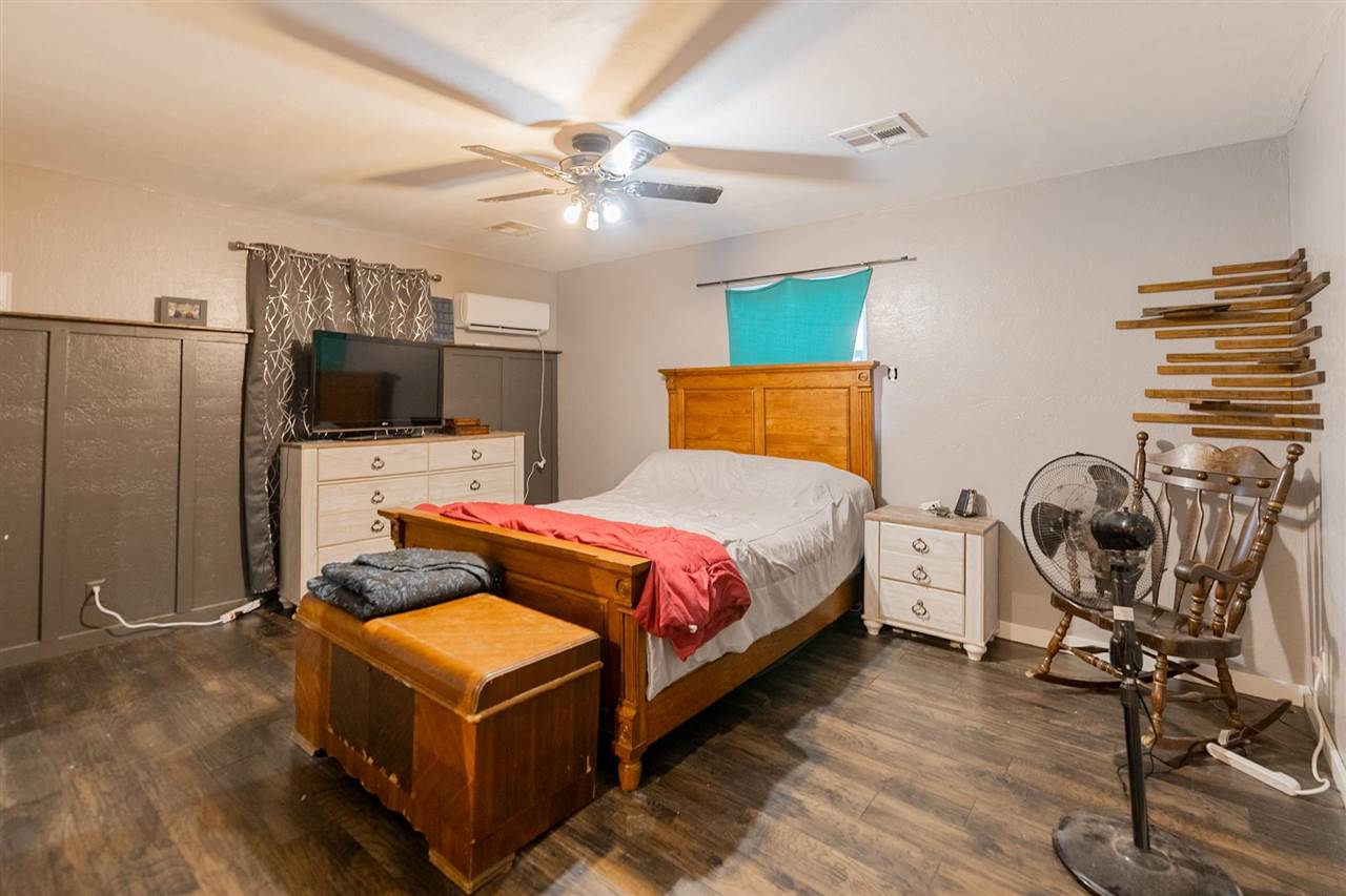 402 NE 7th Street