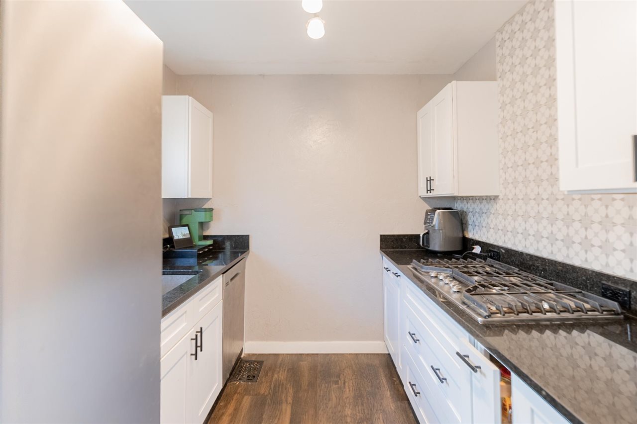 402 NE 7th Street