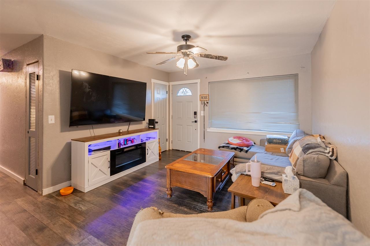 402 NE 7th Street