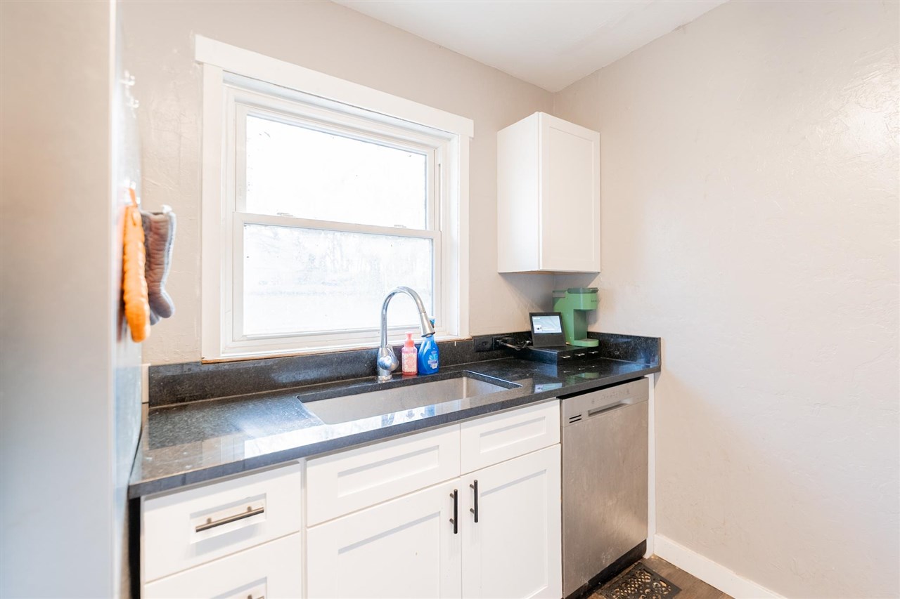 402 NE 7th Street