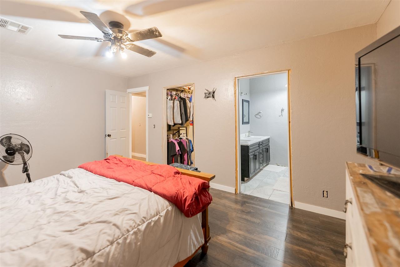402 NE 7th Street