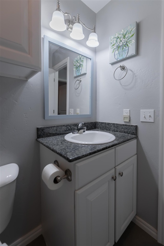 4312 E Zachary Lane